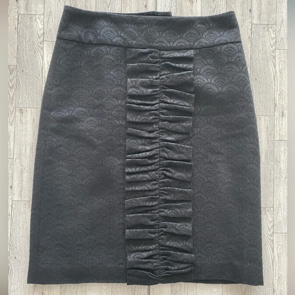 Anthropologie Pencil Skirt Leifsdottir Size 4 Black Knee Length Lined Ruffle‎